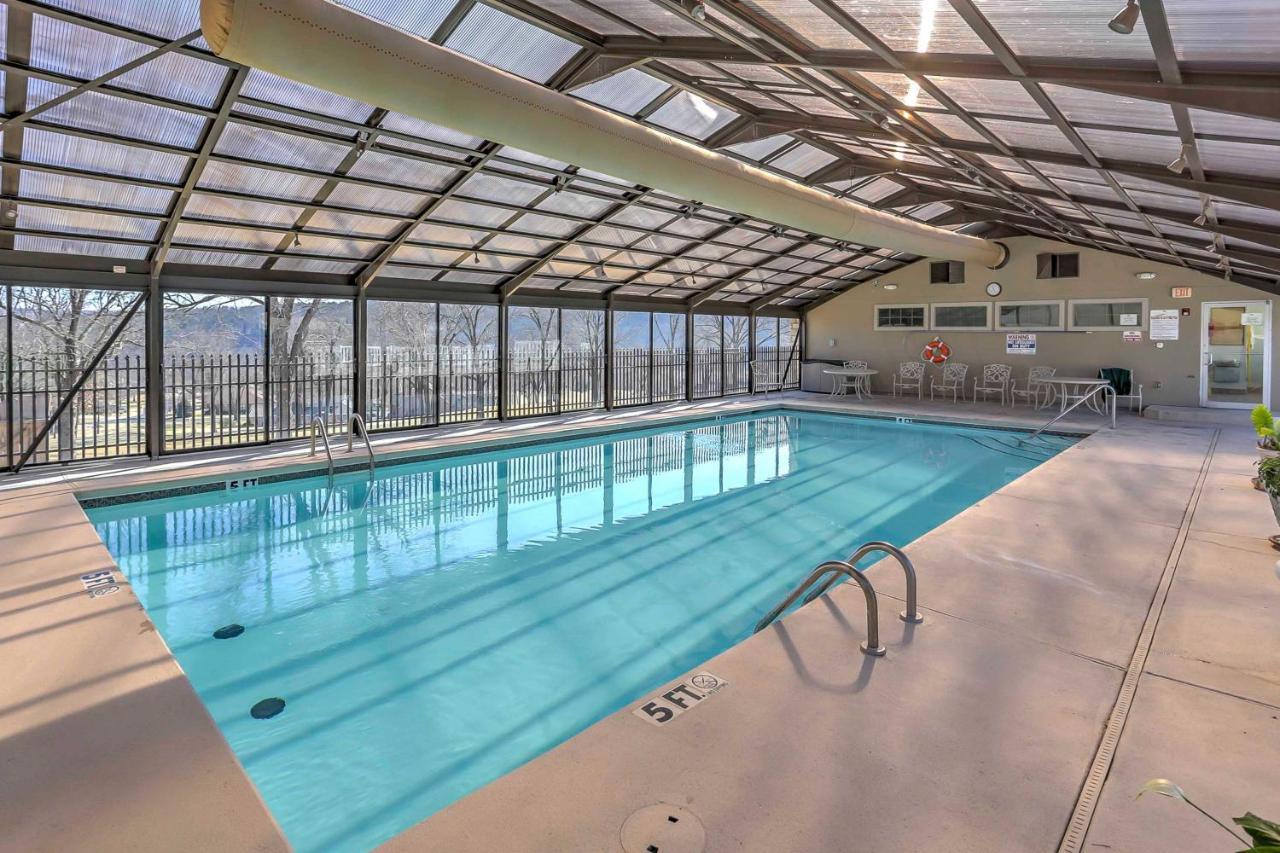 Lavish Branson Escape With Resort And Lake Access Luaran gambar